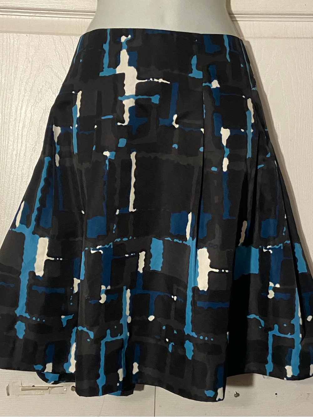 Express Black & Blue Abstract Pleated A-lin Skirt sz 12